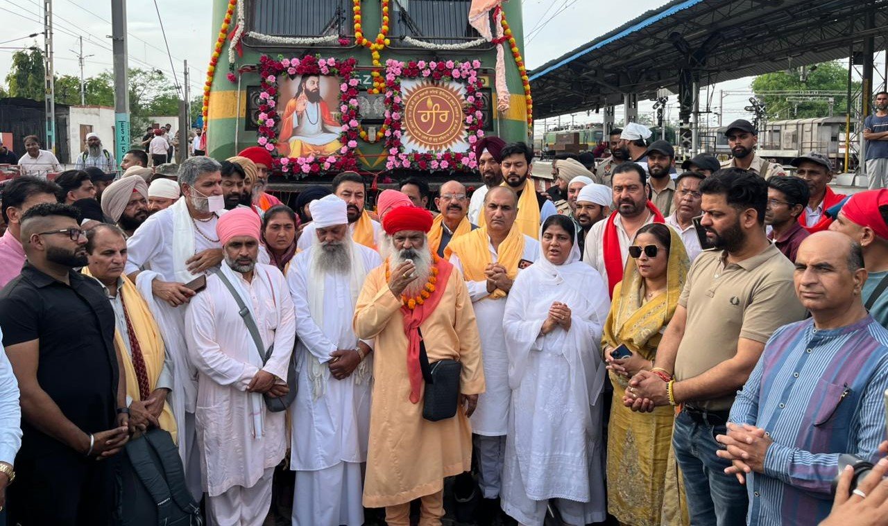 GURU RAVIDASS JI : दमड़ी यात्रा के लिए विशेष ट्रेन हरिद्वार के लिए रवाना