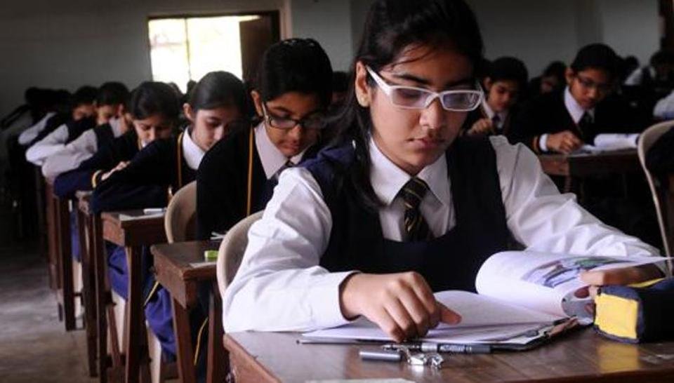 CBSE का फैसला : 9th और10th के लिए 3 भाषाएँ पढ़ना ज़रूरी