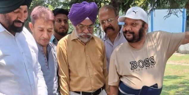 SM SINGH ने आकाशवाणी जालंधर में लगाया पौधा, पर्यावरण संरक्षण का दिया संदेश