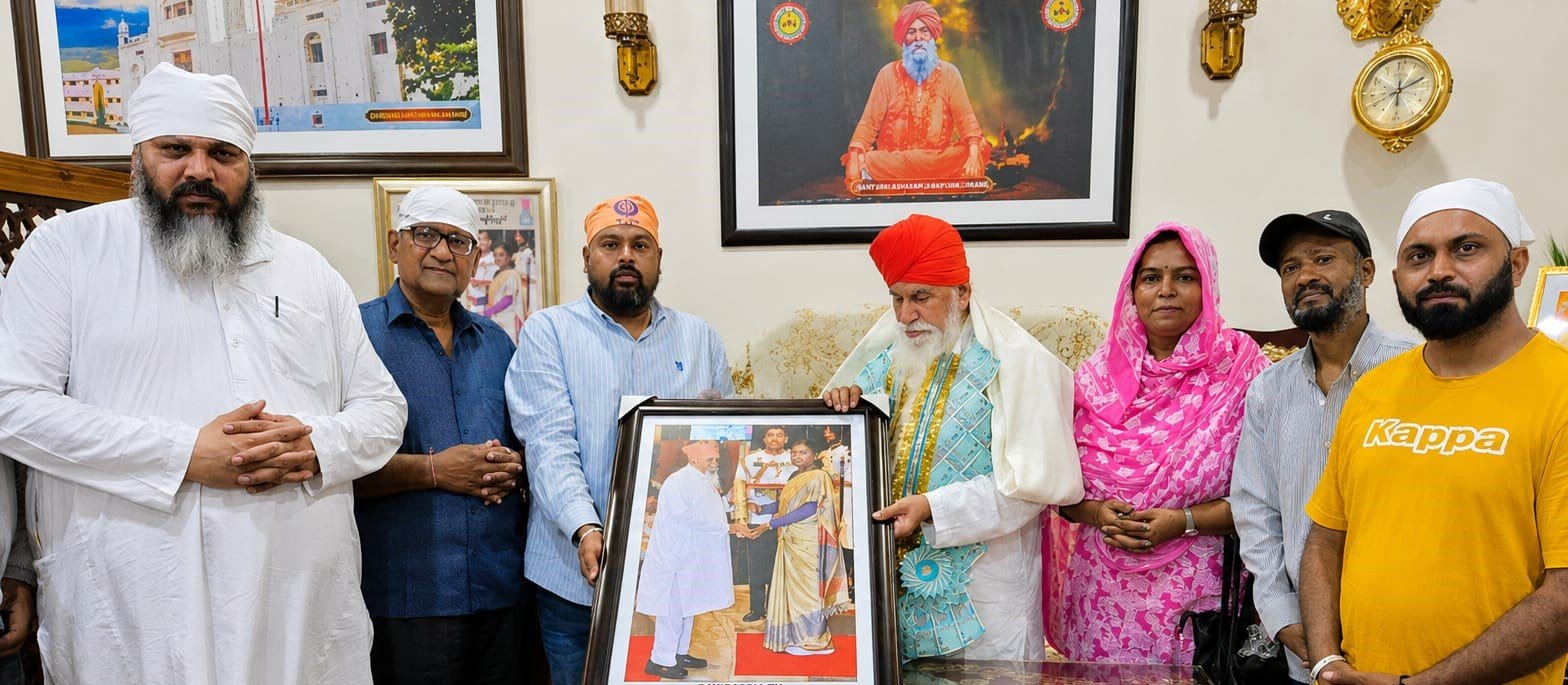 DERA SACHKHAND BALLAN : डेरा सचखंड बल्लां पहुंचे पत्रकार, संत निरंजन दास को पदम् श्री मिलने की बधाई दी