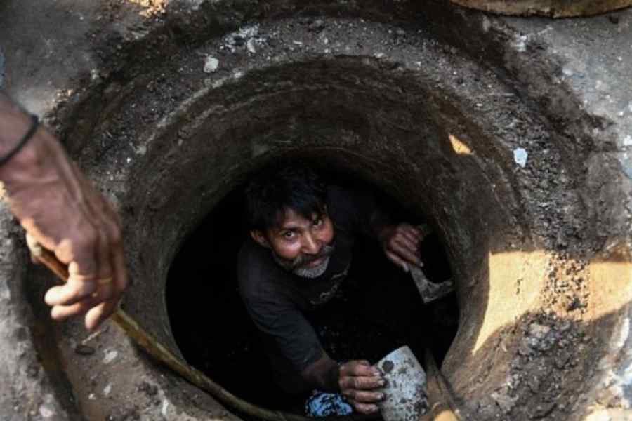 MP Raj Kumar Chabbewal ने संसद में उठाया सवाल, आज भी गटर में मर रहे हैं लोग