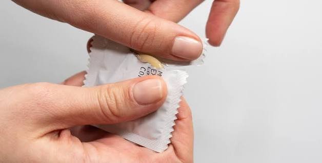 UNSAFE CONDOMS IN FRANCE : 3 लाख कंडोम वापस मंगवाए, इस्तेमाल करने वाले जांच करवाएं